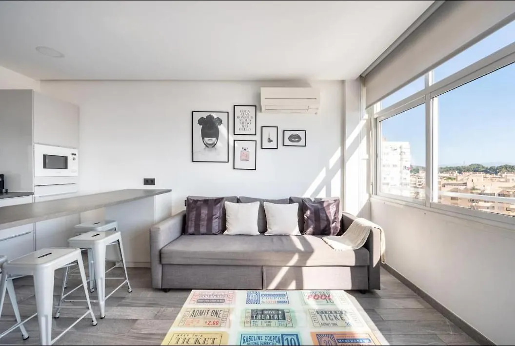 The Black&White Apartment Torremolinos